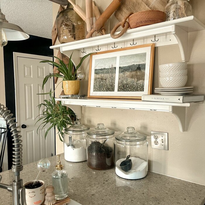 @livingwithlex_: ⛅️✨Kitchen shelf refresh with @levelframes✨⛅️
Isn’t this collage frame perfection?!