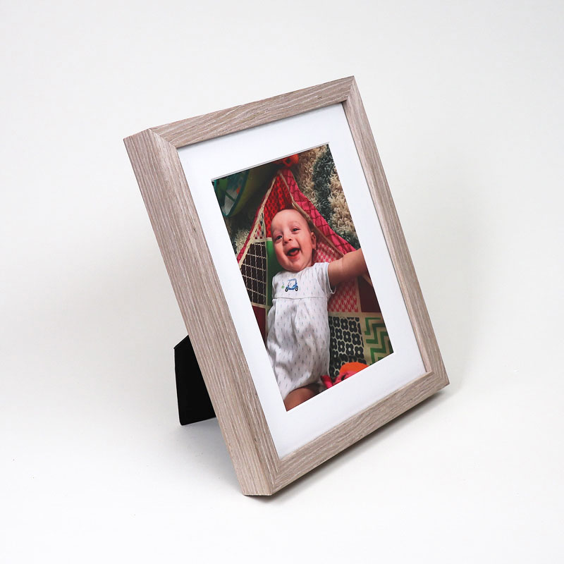 Tabletop picture frame